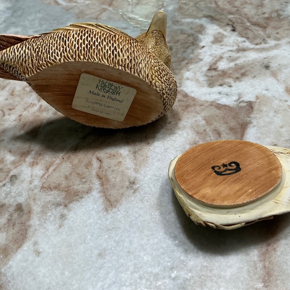 Harmony Kingdom "Keeping Current" Collector Figurine - Picture 6 of 7